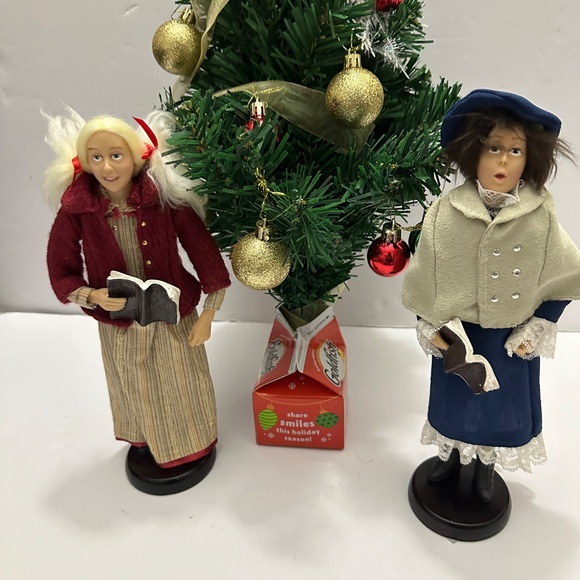 Byers Choice Caroler Figurines - Picture 6 of 11